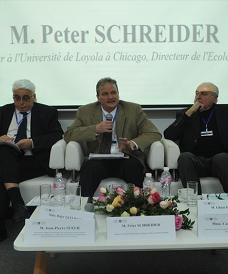 Profs. Peter SCHREIDER,  professeur et directeur  à l'Université de  Loyola Chicago-USA